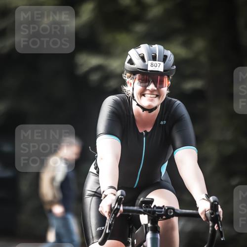 13.09.2026 - Stadtparktriathlon H.Heesch http://msf.ph/oto/10366124 13.09.2026 11:23:10 Radfahren 632, 678, 698, 728, 800, 807 meine-sportfotos.de