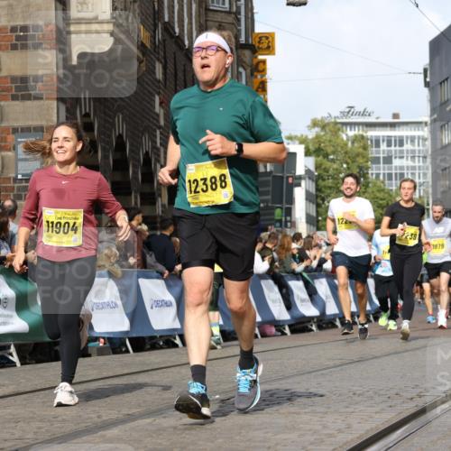 13.09.2026 - 21. swb-Marathon Bremen Strokosch-Dieckow http://msf.ph/oto/10366128 13.09.2026 11:00:03 Ziel 10147, 10236, 10355, 10669, 10691, 10928, 10929, 11054, 11056, 11089, 11194, 11419, 11501, 11594, 11803, 11904, 12138, 12242, 12243, 12388, 12480, 12527, 10144, 10758, 10810, 11016, 11524, 11525, 11547, 11587, 11588, 11589, 11623, 11907, 12190, 12352 meine-sportfotos.de