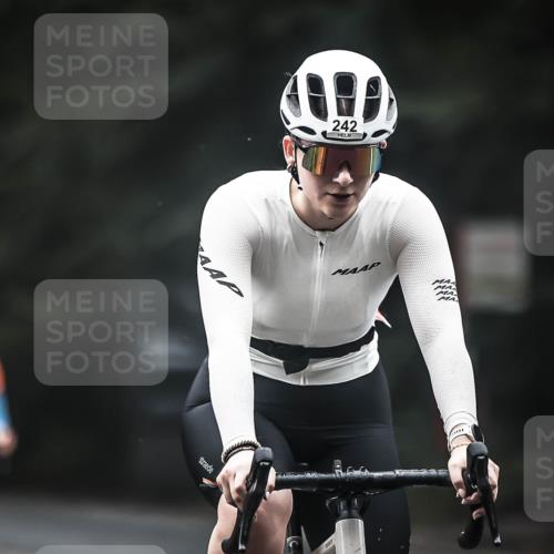 13.09.2026 - Stadtparktriathlon H.Heesch http://msf.ph/oto/10366184 13.09.2026 10:13:34 Radfahren 242, 290, 313, 321, 328 meine-sportfotos.de