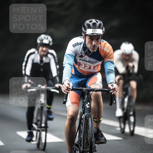 13.09.2026 - Stadtparktriathlon H.Heesch http://msf.ph/oto/10366199 13.09.2026 10:13:35 Radfahren 242, 290, 313, 321, 328 meine-sportfotos.de
