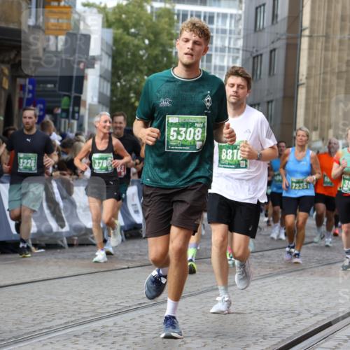 13.09.2026 - 21. swb-Marathon Bremen Strokosch-Dieckow http://msf.ph/oto/10366223 13.09.2026 13:35:37 Ziel 536, 1150, 2003, 2090, 2366, 2492, 2625, 2866, 3063, 3311, 3621, 3916, 4062, 4635, 4985, 5016, 6315, 6320, 6418, 6750, 6837, 7285, 7305, 7377, 7657, 7703, 7998, 8300, 8328, 8401, 8530, 8773, 8915, 9017, 9216, 9526, 9527, 318, 532, 607, 3087, 3226, 3485, 3704, 3780, 3857, 4048, 5071, 5157, 5308, 5381, 5467, 5468, 5584, 5586, 6649, 6724, 7235, 7675, 7691, 8335, 8705, 8816, 9784, 9862, 9892, 9912, 13121, 13213 meine-sportfotos.de