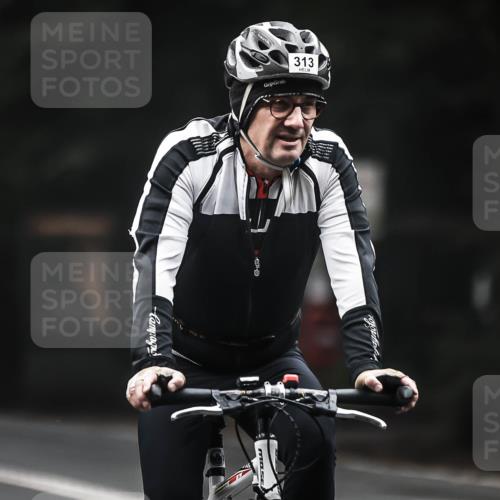 13.09.2026 - Stadtparktriathlon H.Heesch http://msf.ph/oto/10366250 13.09.2026 10:13:37 Radfahren 230, 242, 246, 290, 313, 319, 321, 328 meine-sportfotos.de