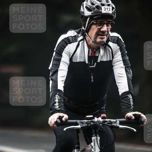 13.09.2026 - Stadtparktriathlon H.Heesch http://msf.ph/oto/10366256 13.09.2026 10:13:37 Radfahren 230, 242, 246, 290, 313, 319, 321, 328 meine-sportfotos.de