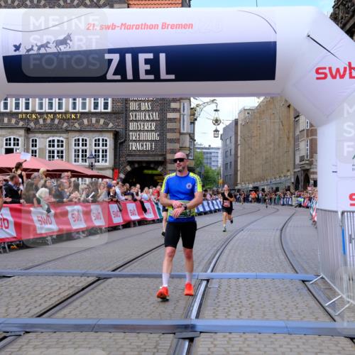 13.09.2026 - 21. swb-Marathon Bremen Tim E. http://msf.ph/oto/10366276 13.09.2026 13:03:39 Ziel 1372, 1950, 7206, 7478, 7715, 8028 meine-sportfotos.de