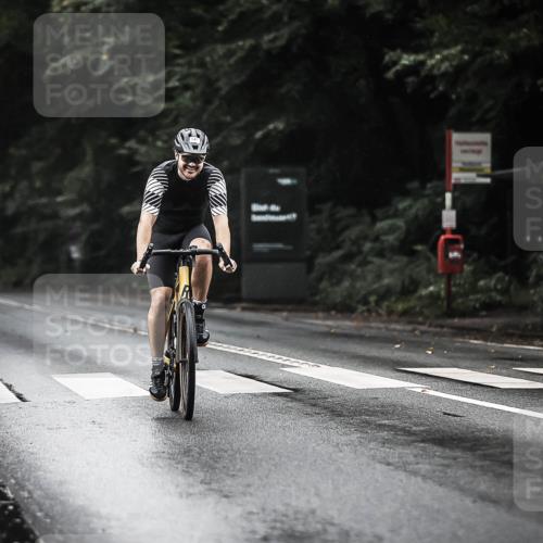 13.09.2026 - Stadtparktriathlon H.Heesch http://msf.ph/oto/10366278 13.09.2026 12:00:59 Radfahren 715, 841, 852, 928, 1064 meine-sportfotos.de