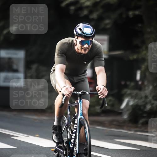 13.09.2026 - Stadtparktriathlon H.Heesch http://msf.ph/oto/10366287 13.09.2026 11:23:17 Radfahren 658, 678, 708, 728, 743, 750, 758, 800 meine-sportfotos.de