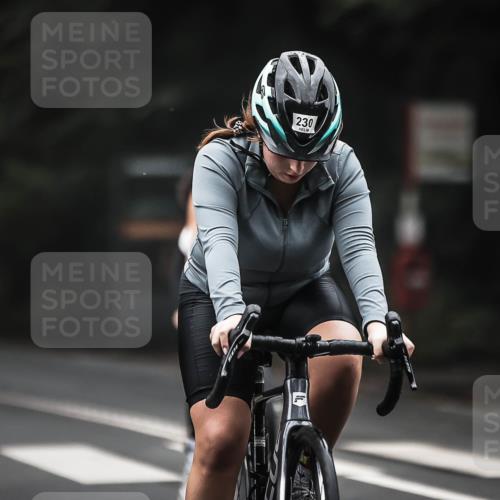 13.09.2026 - Stadtparktriathlon H.Heesch http://msf.ph/oto/10366311 13.09.2026 10:13:43 Radfahren 230, 246, 313, 319 meine-sportfotos.de