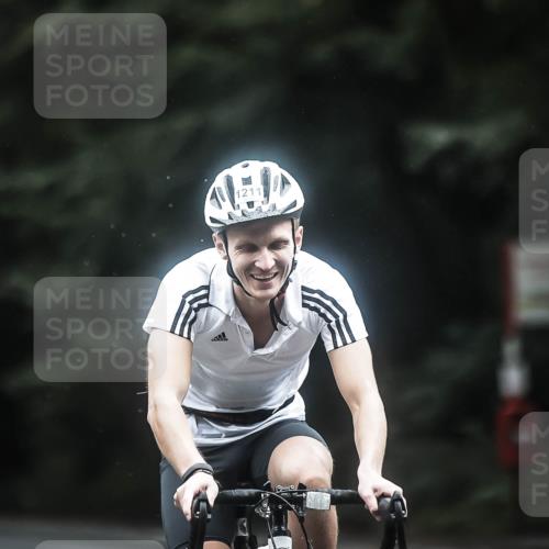 13.09.2026 - Stadtparktriathlon H.Heesch http://msf.ph/oto/10366314 13.09.2026 13:15:04 Radfahren 1211 meine-sportfotos.de