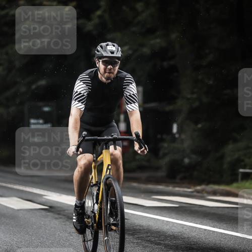 13.09.2026 - Stadtparktriathlon H.Heesch http://msf.ph/oto/10366317 13.09.2026 12:01:00 Radfahren 715, 841, 852, 885, 928, 1064 meine-sportfotos.de