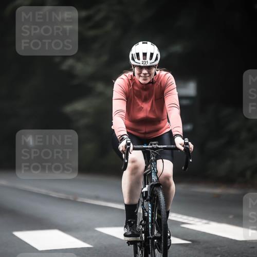 13.09.2026 - Stadtparktriathlon H.Heesch http://msf.ph/oto/10366320 13.09.2026 10:13:57 Radfahren 231, 239, 250 meine-sportfotos.de