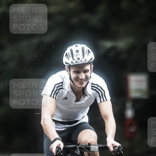 13.09.2026 - Stadtparktriathlon H.Heesch http://msf.ph/oto/10366324 13.09.2026 13:15:04 Radfahren 1211 meine-sportfotos.de