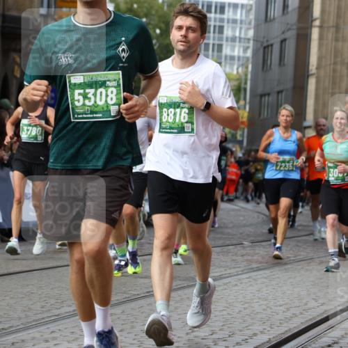 13.09.2026 - 21. swb-Marathon Bremen Strokosch-Dieckow http://msf.ph/oto/10366383 13.09.2026 13:35:38 Ziel 536, 1150, 2003, 2041, 2090, 2366, 2492, 2625, 2866, 3063, 3311, 3621, 3916, 4062, 4635, 4985, 5016, 6315, 6320, 6418, 6750, 6837, 7285, 7305, 7377, 7657, 7703, 7998, 8300, 8328, 8401, 8530, 8773, 8915, 9017, 9216, 9526, 9527, 318, 532, 607, 3056, 3087, 3226, 3485, 3704, 3780, 3857, 4048, 5071, 5157, 5308, 5381, 5467, 5468, 5584, 5586, 6649, 6724, 7235, 7675, 7691, 8335, 8705, 8816, 9784, 9862, 9892, 9912, 13121, 13213 meine-sportfotos.de