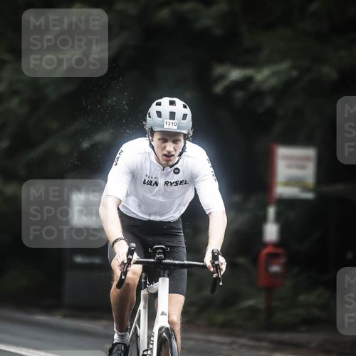 13.09.2026 - Stadtparktriathlon H.Heesch http://msf.ph/oto/10366391 13.09.2026 13:15:16 Radfahren 1210, 1304, 1310, 1376, 1381 meine-sportfotos.de