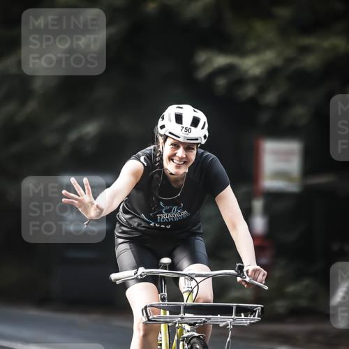 13.09.2026 - Stadtparktriathlon H.Heesch http://msf.ph/oto/10366396 13.09.2026 11:23:22 Radfahren 658, 708, 714, 738, 743, 750, 758, 773, 790, 800 meine-sportfotos.de