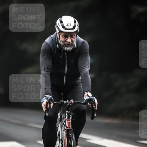 13.09.2026 - Stadtparktriathlon H.Heesch http://msf.ph/oto/10366404 13.09.2026 10:14:01 Radfahren 214, 231, 239, 250 meine-sportfotos.de