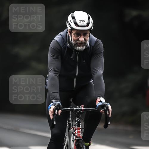 13.09.2026 - Stadtparktriathlon H.Heesch http://msf.ph/oto/10366409 13.09.2026 10:14:02 Radfahren 214, 231, 239, 250 meine-sportfotos.de