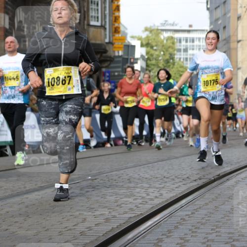 13.09.2026 - 21. swb-Marathon Bremen Strokosch-Dieckow http://msf.ph/oto/10366417 13.09.2026 11:00:08 Ziel 10175, 10236, 10355, 10669, 10691, 10867, 10928, 10929, 11054, 11056, 11089, 11194, 11419, 11427, 11501, 11637, 11803, 11879, 11904, 12138, 12238, 12239, 12242, 12243, 12388, 12480, 12527, 10144, 10677, 10801, 10810, 11016, 11045, 11129, 11547, 11623, 12105, 12106, 12190, 12291, 12352, 12394, 12530, 12531 meine-sportfotos.de