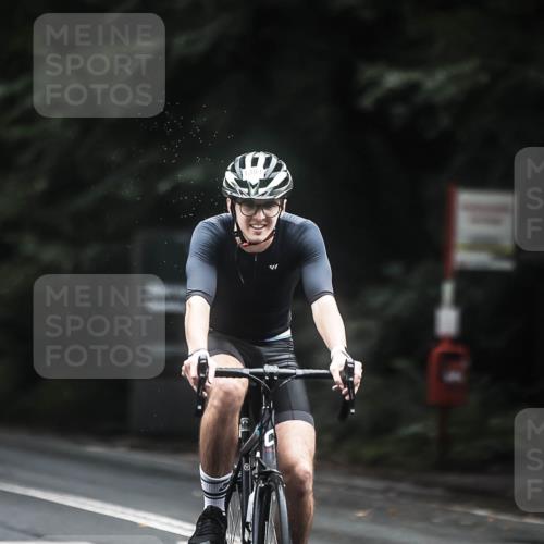 13.09.2026 - Stadtparktriathlon H.Heesch http://msf.ph/oto/10366423 13.09.2026 13:15:18 Radfahren 1304, 1310, 1376, 1381 meine-sportfotos.de