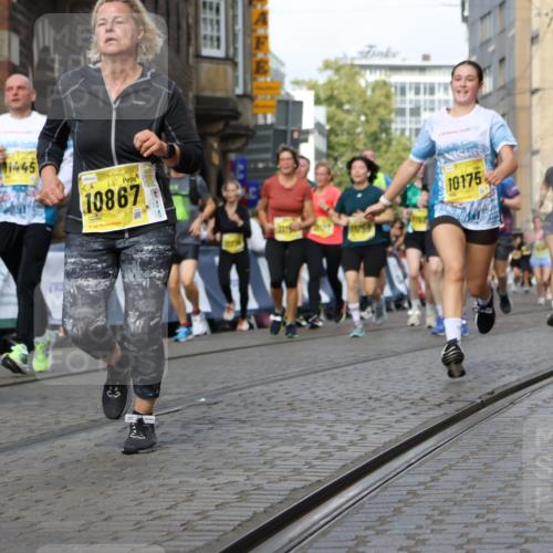 13.09.2026 - 21. swb-Marathon Bremen Strokosch-Dieckow http://msf.ph/oto/10366440 13.09.2026 11:00:08 Ziel 10175, 10236, 10355, 10669, 10691, 10867, 10928, 10929, 11054, 11056, 11089, 11194, 11419, 11427, 11501, 11637, 11803, 11879, 11904, 12138, 12238, 12239, 12242, 12243, 12388, 12480, 12527, 10144, 10677, 10801, 10810, 11016, 11045, 11129, 11547, 11623, 12105, 12106, 12190, 12291, 12352, 12394, 12530, 12531 meine-sportfotos.de