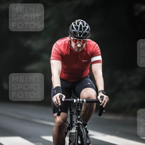 13.09.2026 - Stadtparktriathlon H.Heesch http://msf.ph/oto/10366452 13.09.2026 10:14:05 Radfahren 214, 239, 250 meine-sportfotos.de