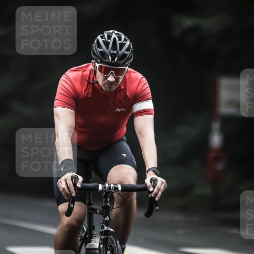 13.09.2026 - Stadtparktriathlon H.Heesch http://msf.ph/oto/10366458 13.09.2026 10:14:05 Radfahren 214, 239, 250 meine-sportfotos.de