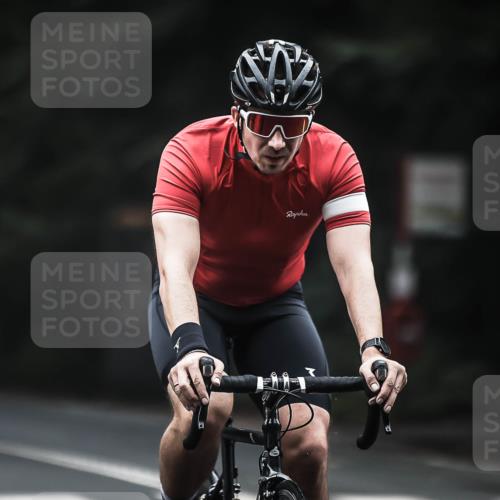 13.09.2026 - Stadtparktriathlon H.Heesch http://msf.ph/oto/10366464 13.09.2026 10:14:05 Radfahren 214, 239, 250 meine-sportfotos.de