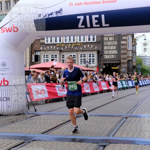 13.09.2026 - 21. swb-Marathon Bremen Tim E. http://msf.ph/oto/10366466 13.09.2026 13:04:11 Ziel 895, 1587, 2094, 2889, 3500, 4236, 8096, 9061, 9129, 9642 meine-sportfotos.de