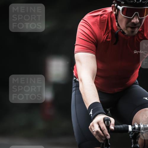 13.09.2026 - Stadtparktriathlon H.Heesch http://msf.ph/oto/10366488 13.09.2026 10:14:05 Radfahren 214, 239, 250 meine-sportfotos.de