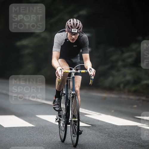 13.09.2026 - Stadtparktriathlon H.Heesch http://msf.ph/oto/10366498 13.09.2026 10:14:13 Radfahren 220, 234 meine-sportfotos.de