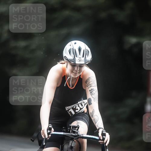 13.09.2026 - Stadtparktriathlon H.Heesch http://msf.ph/oto/10366499 13.09.2026 13:15:23 Radfahren 1304, 1317, 1376, 1381 meine-sportfotos.de