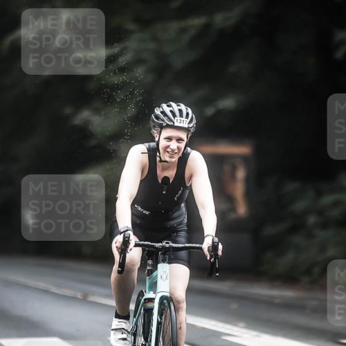 13.09.2026 - Stadtparktriathlon H.Heesch http://msf.ph/oto/10366516 13.09.2026 13:15:26 Radfahren 1281, 1304, 1317 meine-sportfotos.de