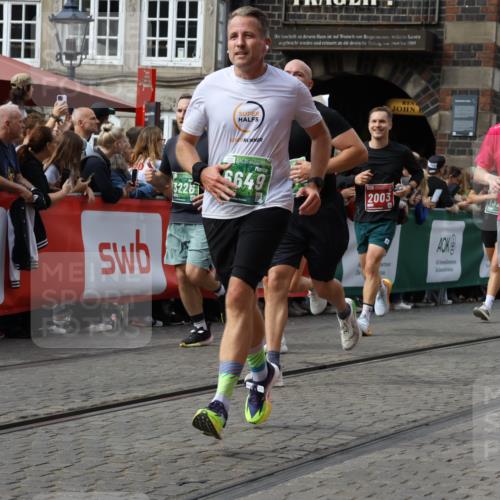 13.09.2026 - 21. swb-Marathon Bremen Strokosch-Dieckow http://msf.ph/oto/10366574 13.09.2026 13:35:42 Ziel 536, 1150, 2003, 2041, 2090, 2318, 2356, 2625, 2866, 3055, 3311, 3621, 3916, 4062, 4635, 4985, 5016, 6315, 6320, 6418, 6750, 6837, 7285, 7305, 7377, 7703, 8300, 8401, 8530, 8773, 8915, 9526, 9527, 9845, 9887, 318, 532, 2565, 3056, 3454, 3485, 3857, 4048, 5026, 5071, 5157, 5381, 5467, 5468, 5584, 5586, 5816, 6159, 6724, 7036, 7235, 7385, 7691, 7804, 8145, 8335, 8705, 9243, 9912, 13121, 13213 meine-sportfotos.de