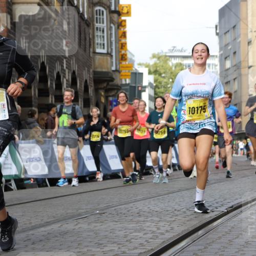 13.09.2026 - 21. swb-Marathon Bremen Strokosch-Dieckow http://msf.ph/oto/10366597 13.09.2026 11:00:08 Ziel 10175, 10236, 10355, 10669, 10691, 10867, 10928, 10929, 11054, 11056, 11089, 11194, 11419, 11427, 11501, 11637, 11803, 11879, 11904, 12138, 12238, 12239, 12242, 12243, 12388, 12480, 12527, 10144, 10677, 10801, 10810, 11016, 11045, 11129, 11547, 11623, 12105, 12106, 12190, 12291, 12352, 12394, 12530, 12531 meine-sportfotos.de