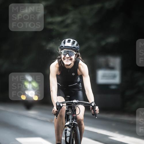 13.09.2026 - Stadtparktriathlon H.Heesch http://msf.ph/oto/10366614 13.09.2026 13:15:37 Radfahren 1219, 1244, 1379, 1466 meine-sportfotos.de