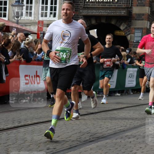 13.09.2026 - 21. swb-Marathon Bremen Strokosch-Dieckow http://msf.ph/oto/10366616 13.09.2026 13:35:42 Ziel 536, 1150, 2003, 2041, 2090, 2318, 2356, 2625, 2866, 3055, 3311, 3621, 3916, 4062, 4635, 4985, 5016, 6315, 6320, 6418, 6750, 6837, 7285, 7305, 7377, 7703, 8300, 8401, 8530, 8773, 8915, 9526, 9527, 9845, 9887, 318, 532, 2565, 3056, 3454, 3485, 3857, 4048, 5026, 5071, 5157, 5381, 5467, 5468, 5584, 5586, 5816, 6159, 6724, 7036, 7235, 7385, 7691, 7804, 8145, 8335, 8705, 9243, 9912, 13121, 13213 meine-sportfotos.de