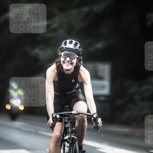 13.09.2026 - Stadtparktriathlon H.Heesch http://msf.ph/oto/10366619 13.09.2026 13:15:37 Radfahren 1219, 1244, 1379, 1466 meine-sportfotos.de