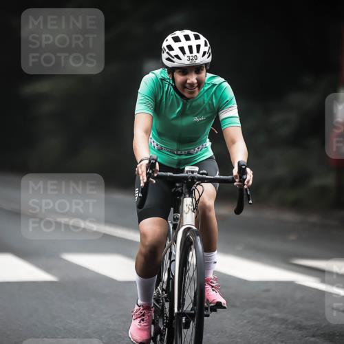 13.09.2026 - Stadtparktriathlon H.Heesch http://msf.ph/oto/10366633 13.09.2026 10:14:23 Radfahren 234, 299, 304, 320 meine-sportfotos.de