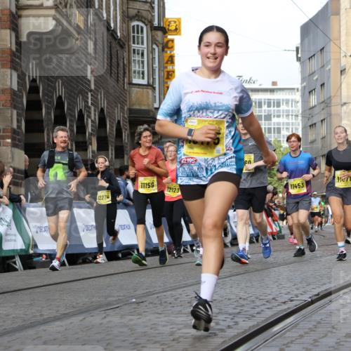 13.09.2026 - 21. swb-Marathon Bremen Strokosch-Dieckow http://msf.ph/oto/10366663 13.09.2026 11:00:09 Ziel 10175, 10236, 10355, 10669, 10691, 10867, 10928, 10929, 11054, 11056, 11089, 11194, 11419, 11427, 11501, 11637, 11803, 11879, 11904, 12138, 12238, 12239, 12242, 12243, 12388, 12480, 10144, 10677, 10801, 10810, 11016, 11045, 11129, 11547, 11623, 12105, 12106, 12190, 12291, 12352, 12394, 12530, 12531 meine-sportfotos.de