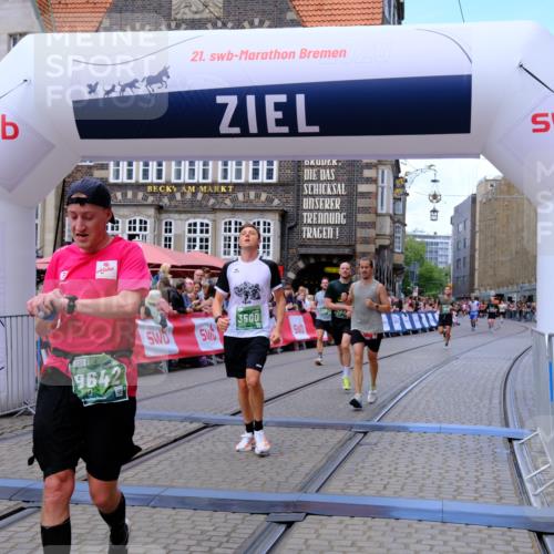 13.09.2026 - 21. swb-Marathon Bremen Tim E. http://msf.ph/oto/10366680 13.09.2026 13:04:17 Ziel 895, 2094, 2889, 3500, 4236, 8096, 9061, 9129, 9544, 9642 meine-sportfotos.de