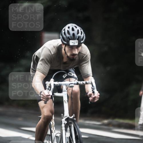 13.09.2026 - Stadtparktriathlon H.Heesch http://msf.ph/oto/10366687 13.09.2026 13:15:45 Radfahren 1219, 1300, 1423 meine-sportfotos.de