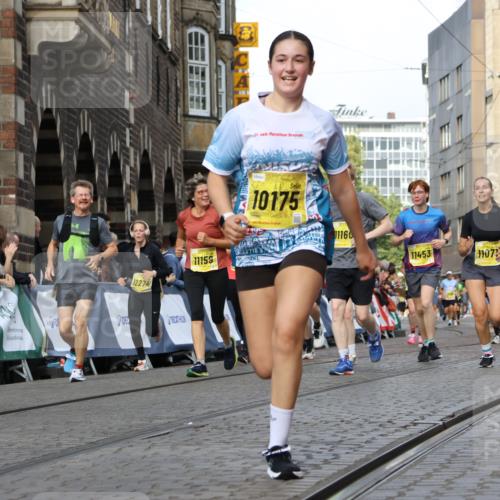 13.09.2026 - 21. swb-Marathon Bremen Strokosch-Dieckow http://msf.ph/oto/10366691 13.09.2026 11:00:09 Ziel 10175, 10236, 10355, 10669, 10691, 10867, 10928, 10929, 11054, 11056, 11089, 11194, 11419, 11427, 11501, 11637, 11803, 11879, 11904, 12138, 12238, 12239, 12242, 12243, 12388, 12480, 10144, 10677, 10801, 10810, 11016, 11045, 11129, 11547, 11623, 12105, 12106, 12190, 12291, 12352, 12394, 12530, 12531 meine-sportfotos.de