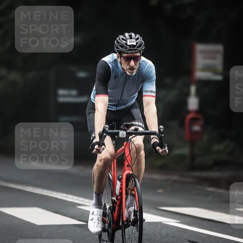 13.09.2026 - Stadtparktriathlon H.Heesch http://msf.ph/oto/10366694 13.09.2026 10:14:28 Radfahren 299, 304, 320 meine-sportfotos.de