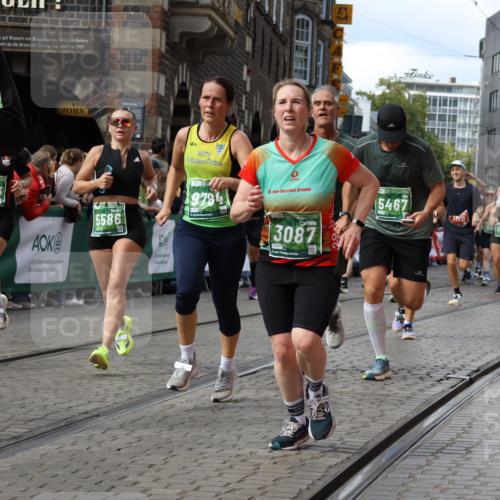 13.09.2026 - 21. swb-Marathon Bremen Strokosch-Dieckow http://msf.ph/oto/10366695 13.09.2026 13:35:43 Ziel 1150, 2003, 2041, 2090, 2318, 2356, 2625, 2866, 3055, 3311, 3621, 3916, 4062, 4635, 4985, 5016, 5661, 6315, 6320, 6418, 6837, 7285, 7305, 7377, 7703, 8300, 8401, 8530, 8773, 8915, 9526, 9527, 9845, 9887, 318, 532, 2565, 3056, 3454, 3485, 3857, 4016, 4048, 5026, 5071, 5157, 5276, 5381, 5584, 5586, 5816, 6159, 6724, 6874, 7036, 7235, 7385, 7691, 7804, 8145, 8335, 8705, 9243, 9912, 13121 meine-sportfotos.de