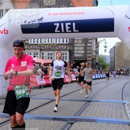 13.09.2026 - 21. swb-Marathon Bremen Tim E. http://msf.ph/oto/10366698 13.09.2026 13:04:17 Ziel 895, 2094, 2889, 3500, 4236, 8096, 9061, 9129, 9544, 9642 meine-sportfotos.de