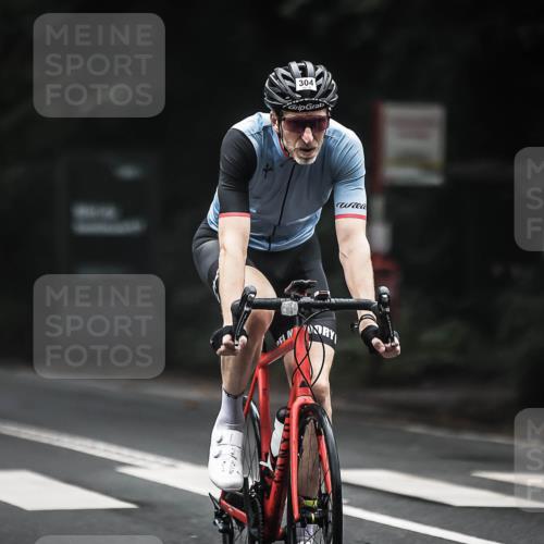 13.09.2026 - Stadtparktriathlon H.Heesch http://msf.ph/oto/10366700 13.09.2026 10:14:28 Radfahren 299, 304, 320 meine-sportfotos.de