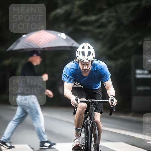 13.09.2026 - Stadtparktriathlon H.Heesch http://msf.ph/oto/10366701 13.09.2026 13:15:48 Radfahren 1300, 1307, 1423 meine-sportfotos.de