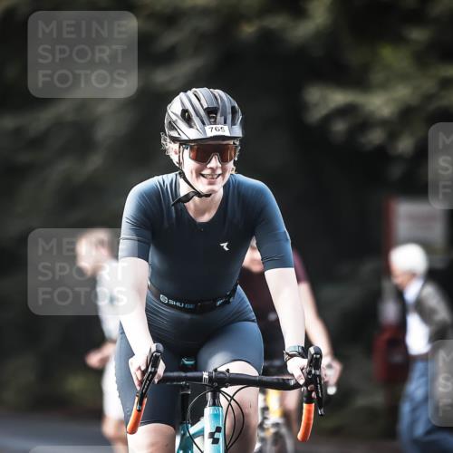 13.09.2026 - Stadtparktriathlon H.Heesch http://msf.ph/oto/10366710 13.09.2026 11:23:39 Radfahren 679, 765, 804 meine-sportfotos.de