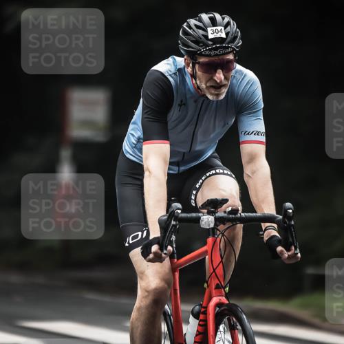 13.09.2026 - Stadtparktriathlon H.Heesch http://msf.ph/oto/10366719 13.09.2026 10:14:29 Radfahren 299, 304, 320 meine-sportfotos.de