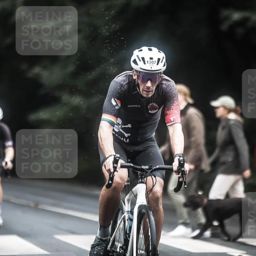 13.09.2026 - Stadtparktriathlon H.Heesch http://msf.ph/oto/10366727 13.09.2026 13:15:54 Radfahren 1221, 1300, 1307 meine-sportfotos.de