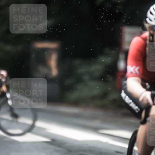 13.09.2026 - Stadtparktriathlon H.Heesch http://msf.ph/oto/10366758 13.09.2026 13:15:56 Radfahren 1221, 1307 meine-sportfotos.de